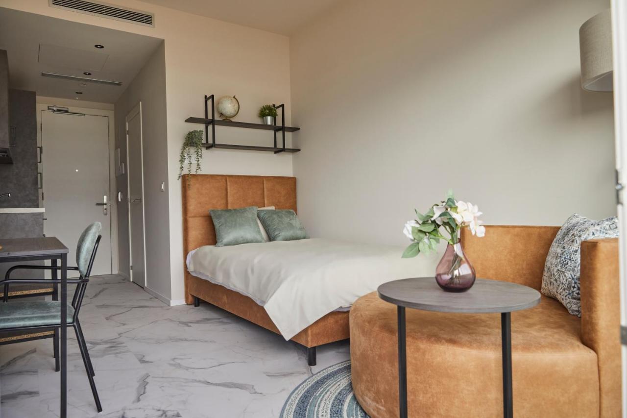 Student Experience Madrid Pozuelo - Luxury Hostel Pozuelo de Alarcon Luaran gambar