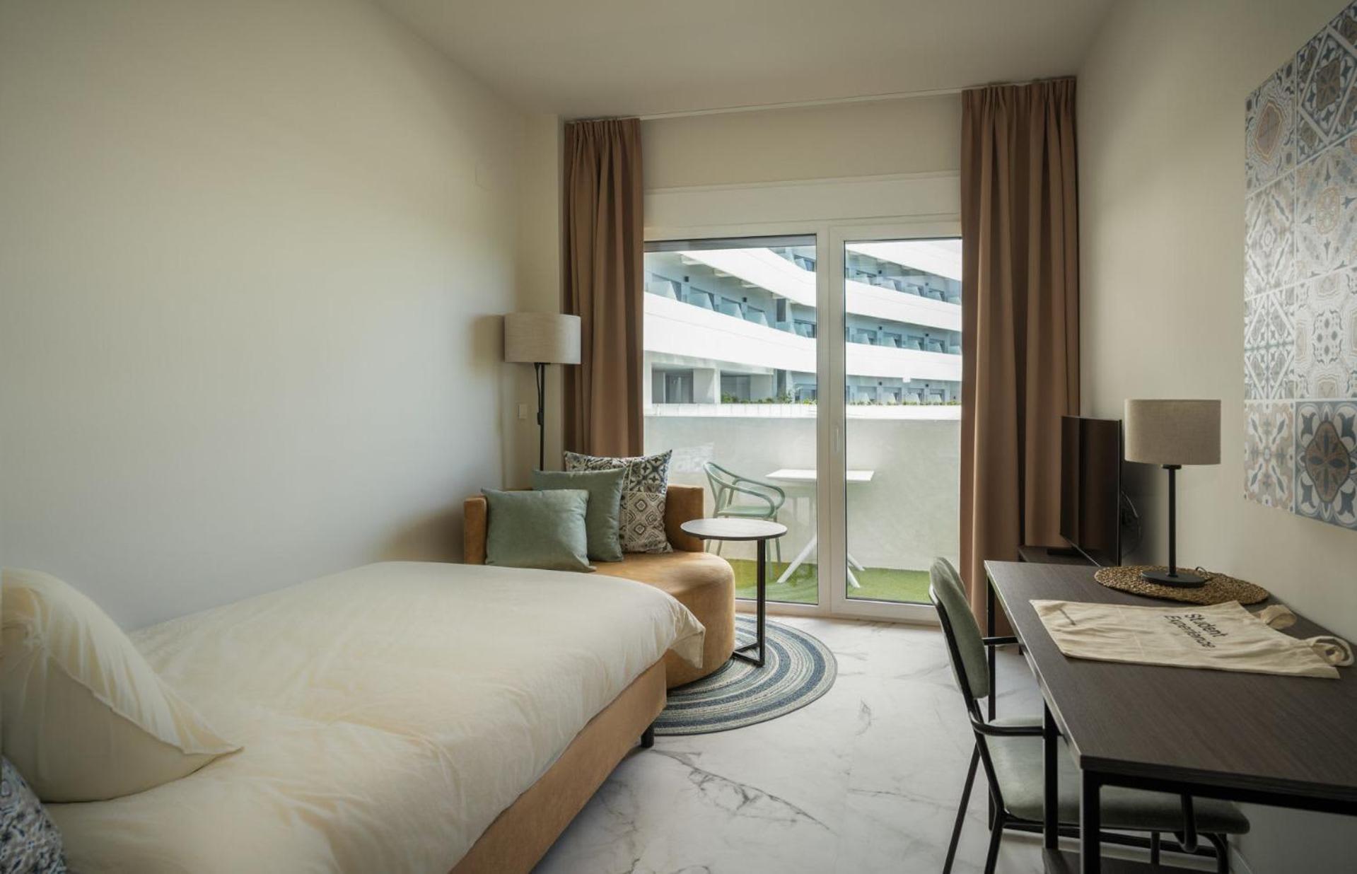 Student Experience Madrid Pozuelo - Luxury Hostel Pozuelo de Alarcon Luaran gambar